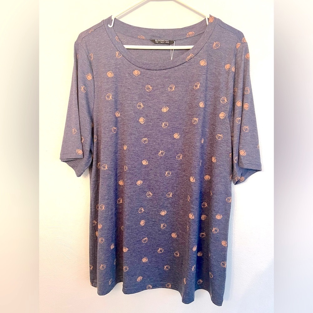 BloomChic Indigo Pumpkin T-Shirt + Pumpkin Earrings Set - Picture 1 of 5